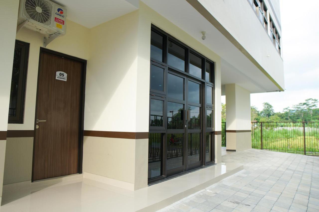 Kost Eksklusif Teduh Hostel Salakan ภายนอก รูปภาพ