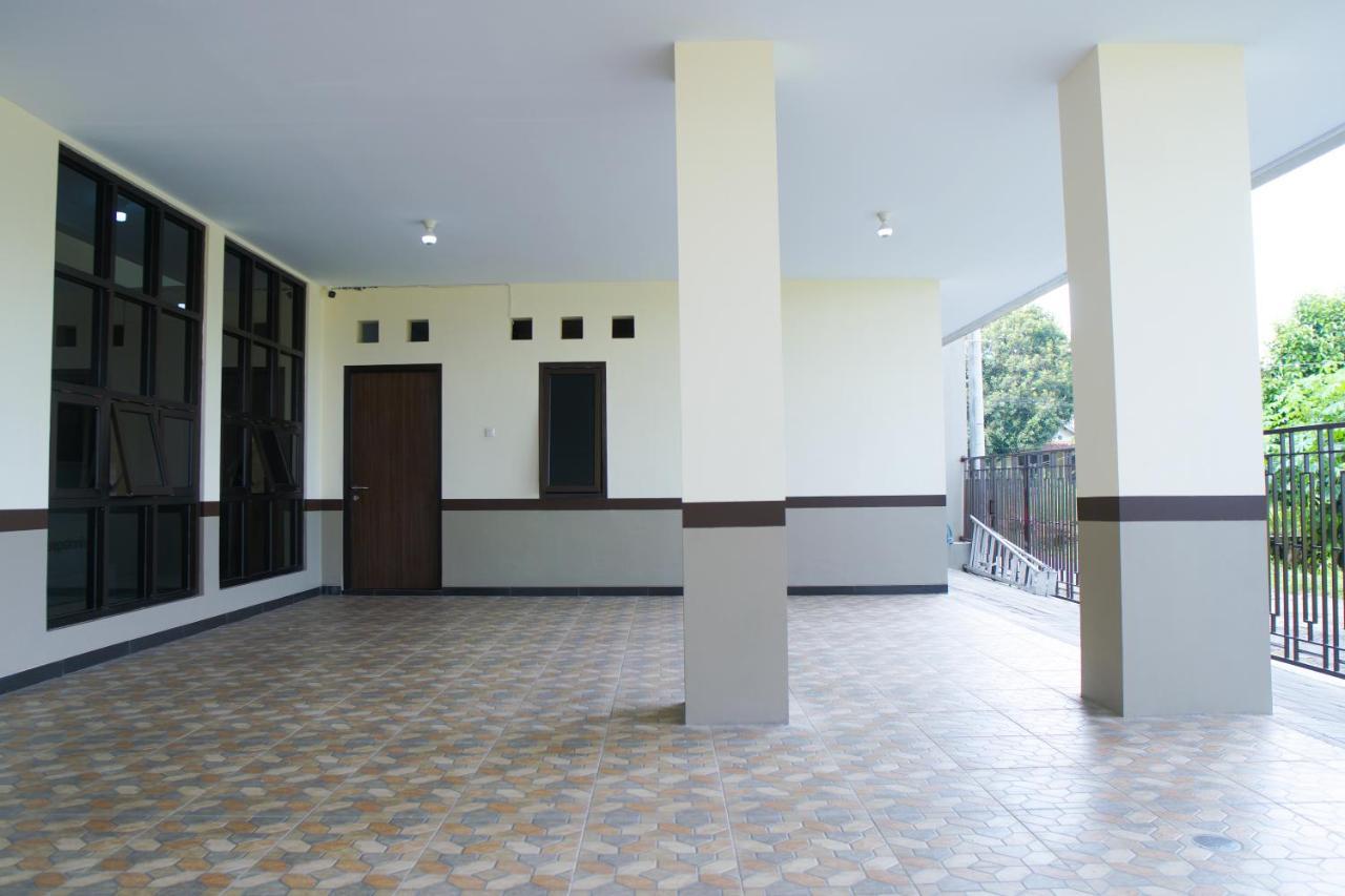 Kost Eksklusif Teduh Hostel Salakan ภายนอก รูปภาพ