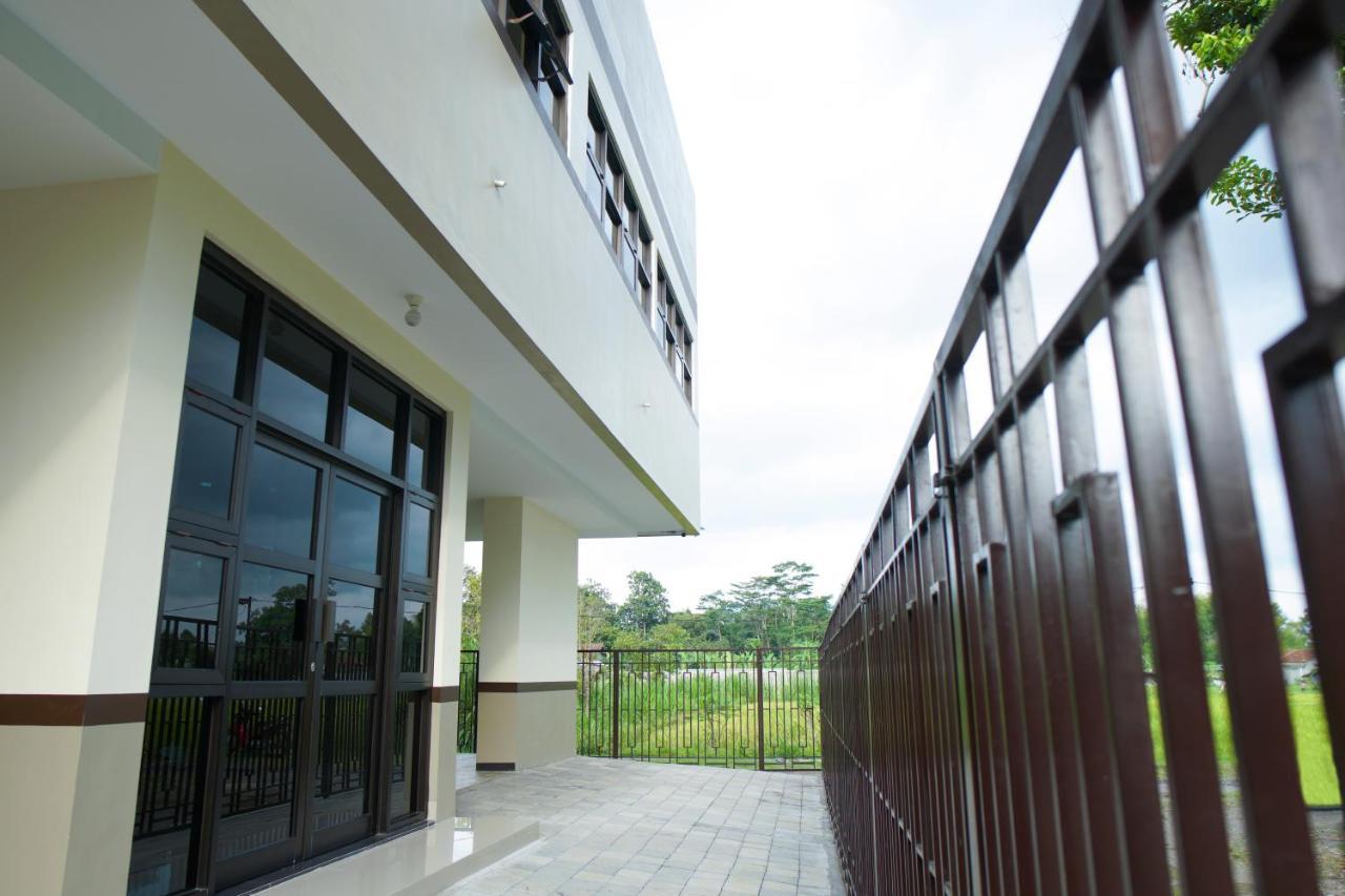 Kost Eksklusif Teduh Hostel Salakan ภายนอก รูปภาพ